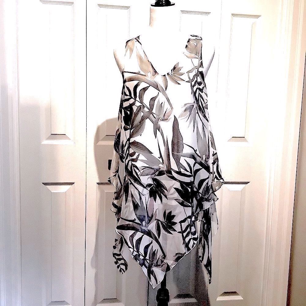CLEO SLEEVELESS ASYMMETRICAL TUNIC Size XS
